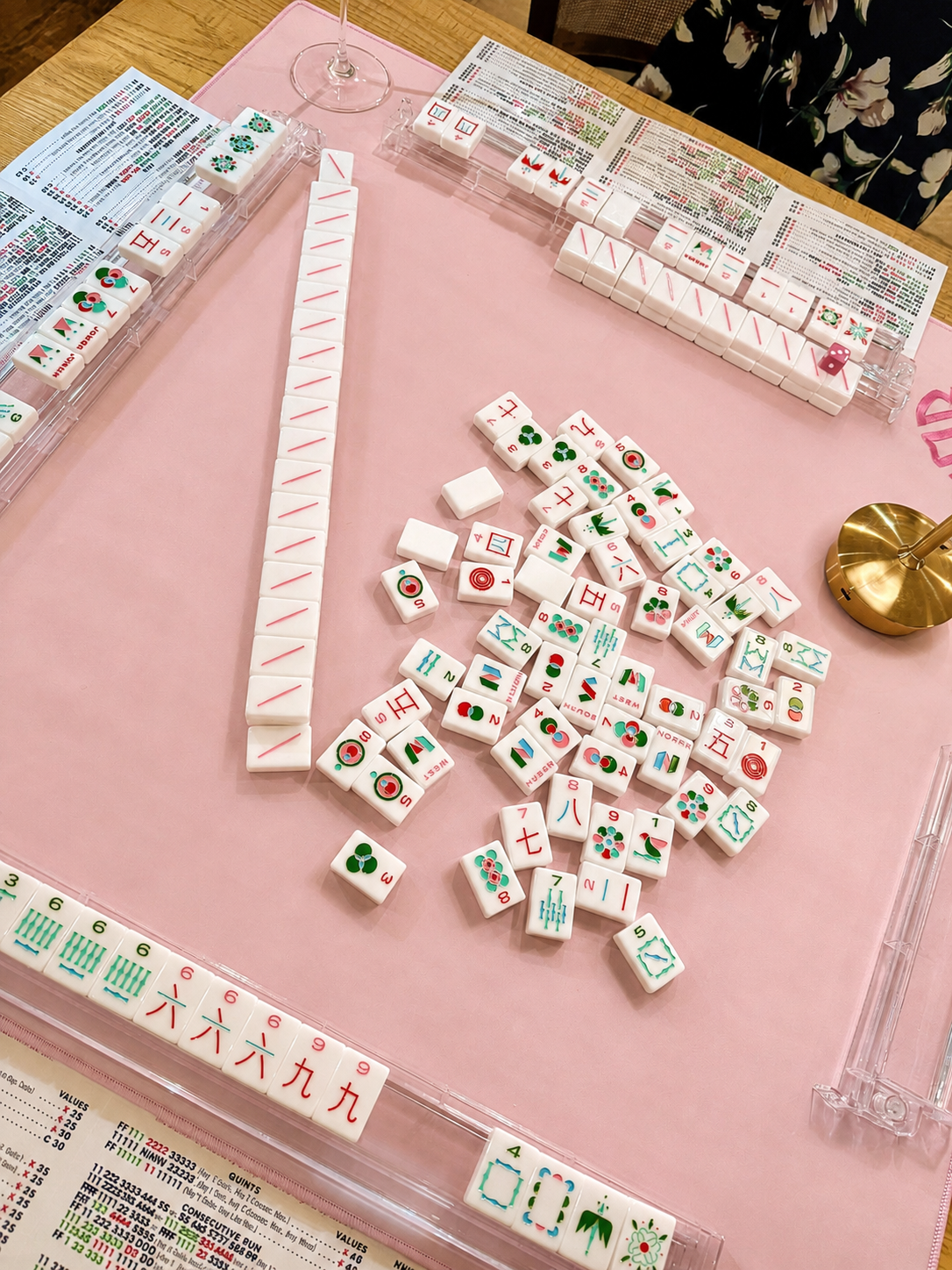 mahjong tables, pink mat, mahjong line, gold table lamp